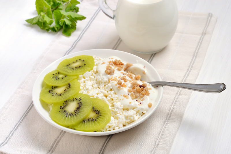 bowl of kiwifruit and cereal